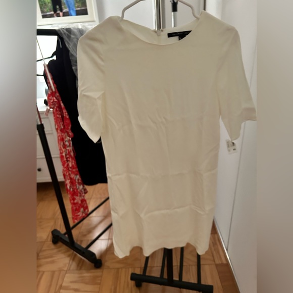 Theory Dresses & Skirts - Theory dress seize 0 white/cream